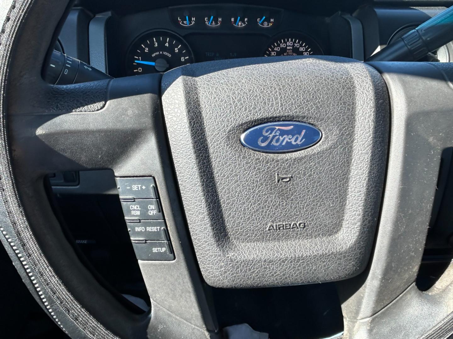 2014 White /Gray Ford F-150 STX 6.5-ft. Bed 2WD (1FTMF1CM1EK) with an 3.7L V6 DOHC 24V engine, 6-Speed Automatic transmission, located at 17760 Hwy 62, Morris, OK, 74445, (918) 733-4887, 35.609104, -95.877060 - Photo#14